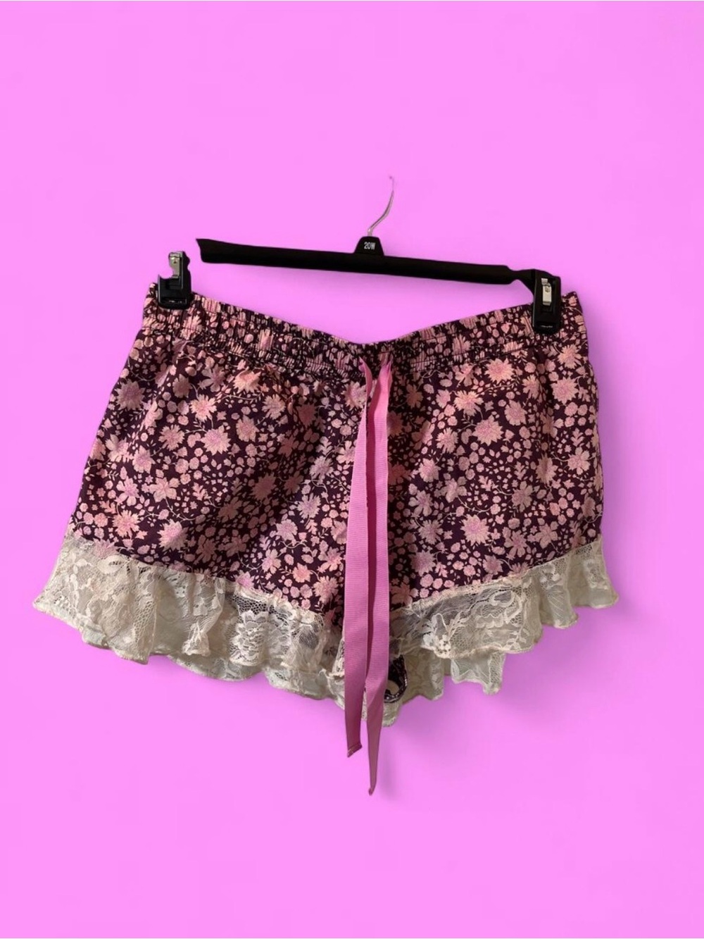 Anthropologie Pink Purple Floral Lace Trim Shorts Size 

Description